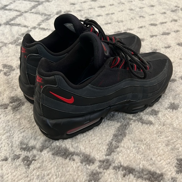 Nike Air Max 95, Bred, Size 9.5 - Picture 3 of 6